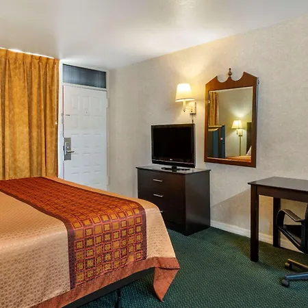 Rodeway Inn Clearwater-Largo-3