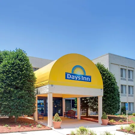Days Inn By Wyndham Newport News City Center Oyster Point-2
