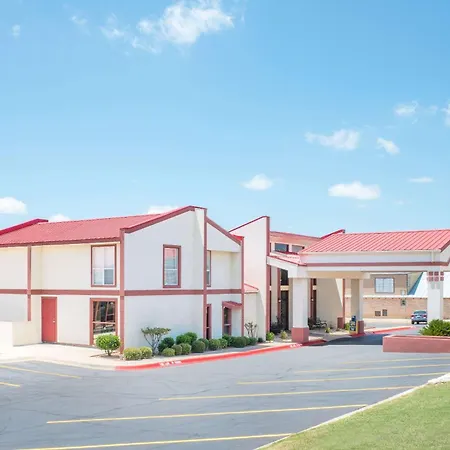 Super 8 By Wyndham Kerrville Tx-3