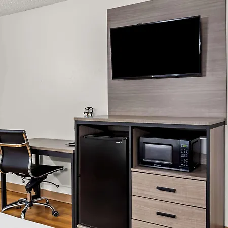 Red Lion Inn & Suites Saint Louis-3