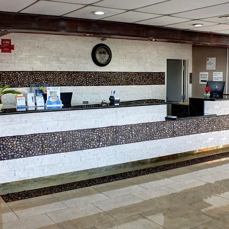 Ramada By Wyndham Grand Junction-3