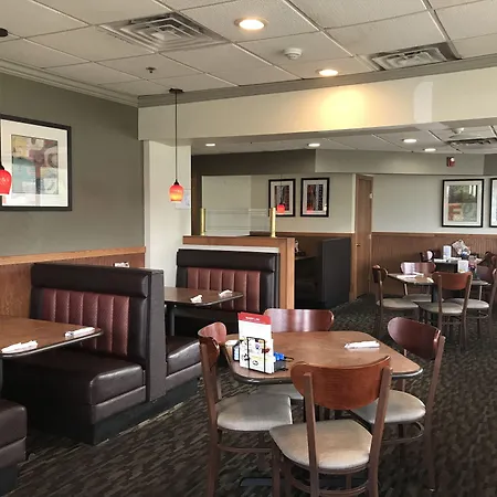 Clarion Inn & Suites Cortland - University Area-2
