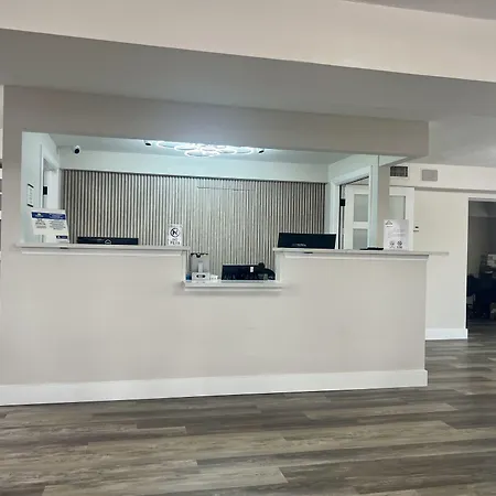 Quality Inn & Suites Orlando East - Ucf Area-3