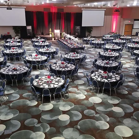 Oshkosh Marriott Waterfront Hotel & Convention Center-2