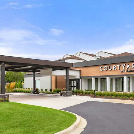 Courtyard By Marriott Detroit Livonia-3
