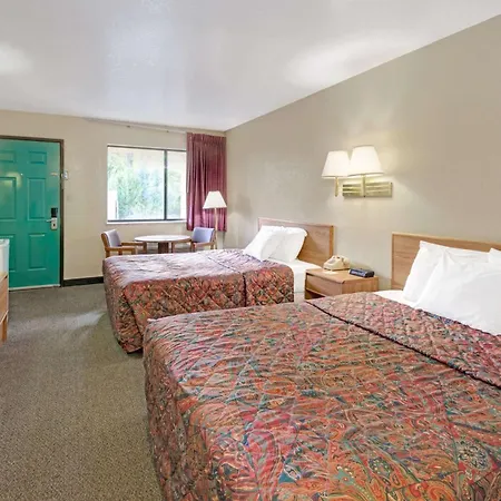 Days Inn By Wyndham Espanola-2