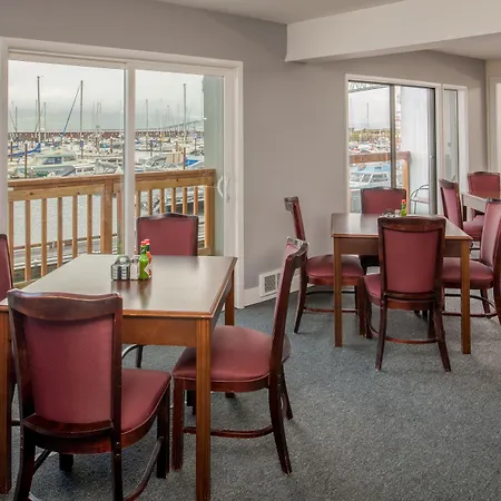 Astoria Riverwalk Inn-2