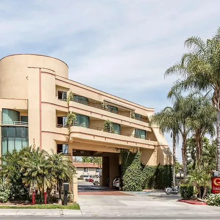 Econo Lodge Inn & Suites Riverside - Corona-3