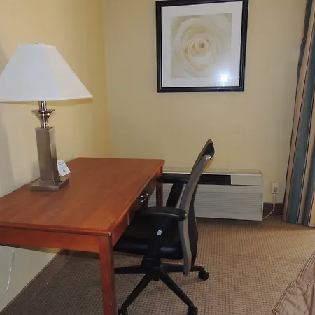 Quality Inn & Suites Syracuse Fairgrounds-3