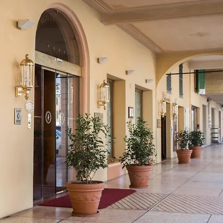 Phi Hotel Dei Medaglioni-3