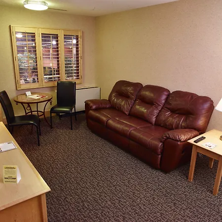 Livinn Hotel Minneapolis North / Fridley-3