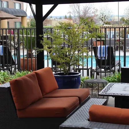 Oxford Suites Chico-3