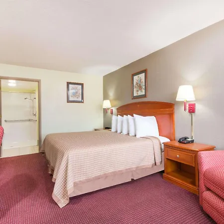 Days Inn By Wyndham Paintsville-3