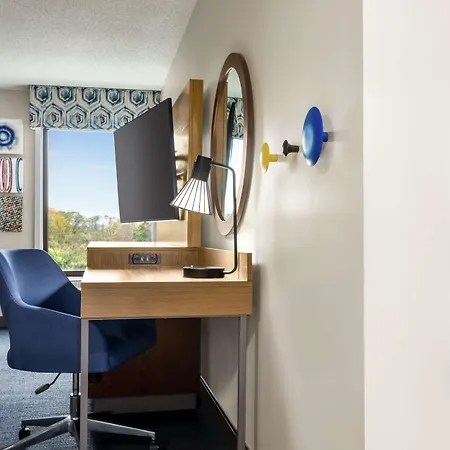 Hampton Inn Kansas City - Airport-3