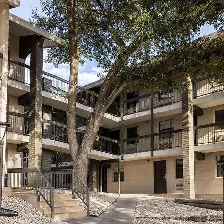 La Quinta Inn By Wyndham San Antonio I-35 N At Toepperwein-3