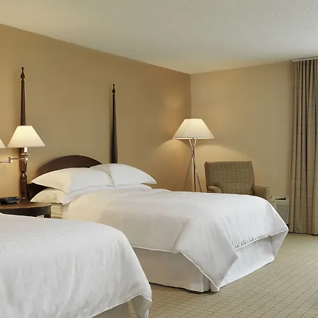 Sheraton Westport Lakeside Chalet-3