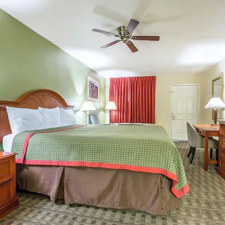 Rodeway Inn Delano-2