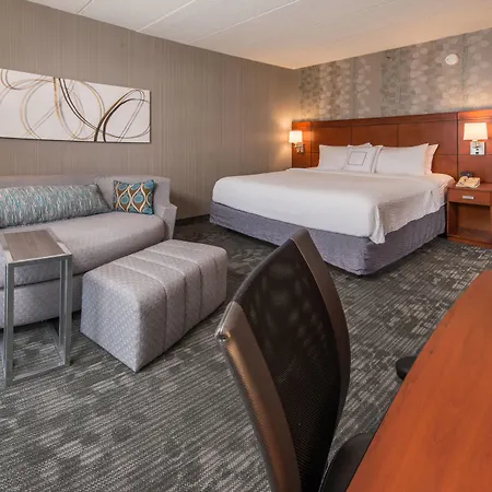 Courtyard By Marriott Fairfax Fair Oaks-2