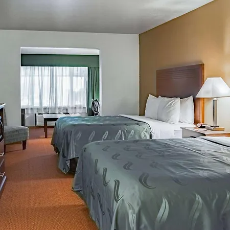 Quality Inn & Suites Vancouver North-3
