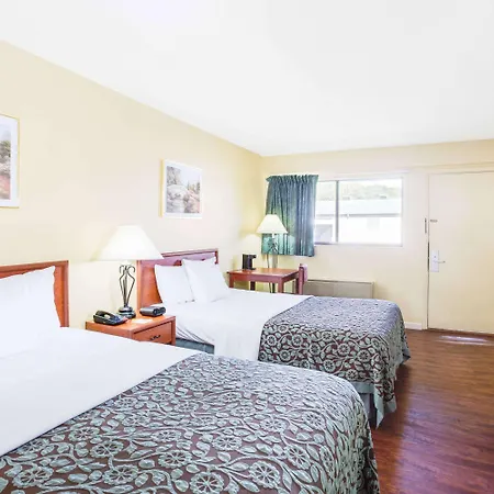 Days Inn By Wyndham Athens-3