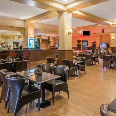 Armon Plaza Montreal Airpt, Trademark Collection By Wyndham-3