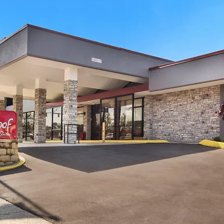 Red Roof Inn Plus & Suites Erie-3