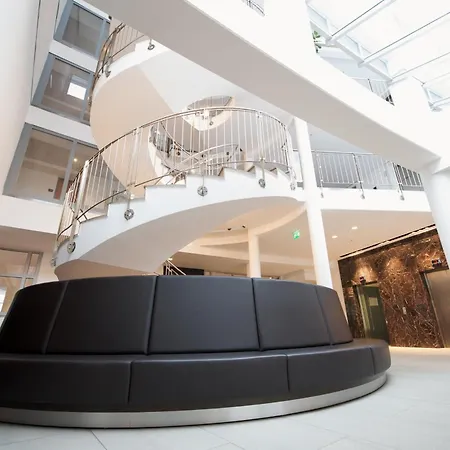 Ramada By Wyndham Dresden-3