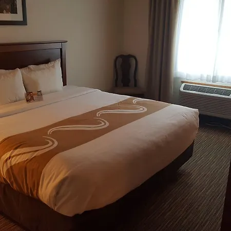 Quality Inn & Suites Steamboat Springs-2