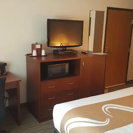 Quality Inn & Suites Steamboat Springs-3