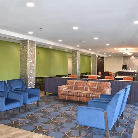 La Quinta Inn & Suites By Wyndham St Louis Hazelwood North-3