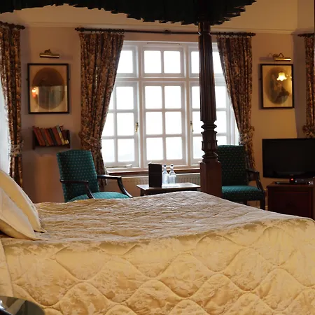 Two Bridges Hotel-2