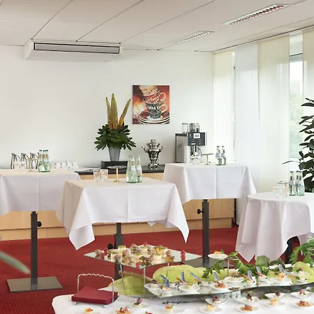 Wyndham Hannover Atrium-2
