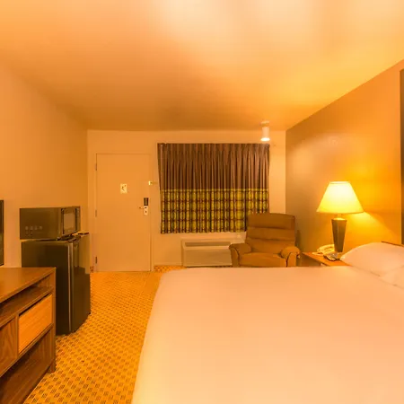 Super 8 By Wyndham Oklahoma Airport Fairgrounds West-2