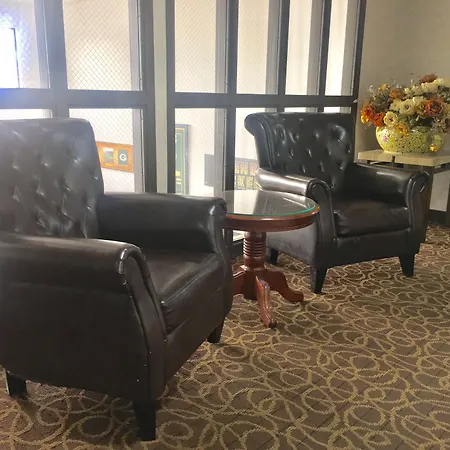 Baymont By Wyndham Green Bay-2