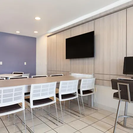 Microtel Inn & Suites Modesto-3