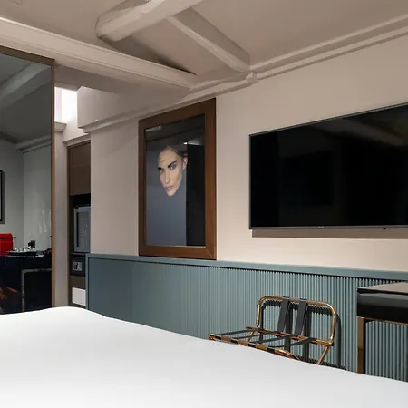The Glam Boutique Hotel & Apt-3