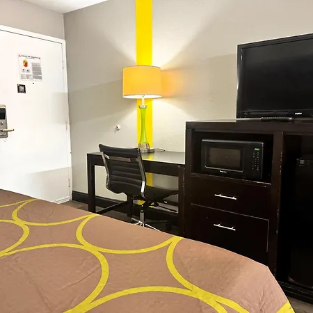 Super 8 By Wyndham Tupelo Airport-2