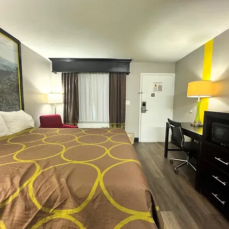 Super 8 By Wyndham Tupelo Airport-3