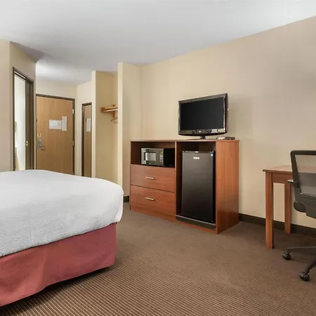 Surestay Plus Hotel By Best Western Litchfield-2