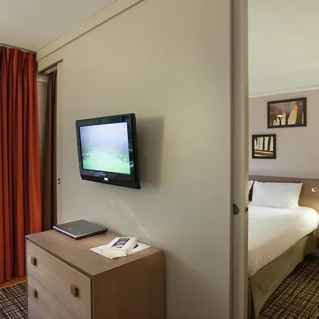 Residence Mercure Paris La Defense Grande Arche-3