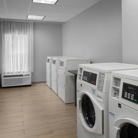 Fairfield Inn & Suites By Marriott Savannah Downtown Historic District-3