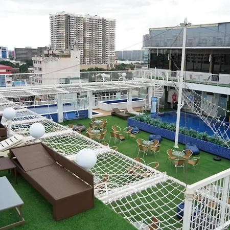 Selah Pods Hotel Manila-2