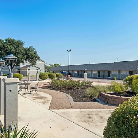 Americas Best Value Inn & Suites Brenham-3
