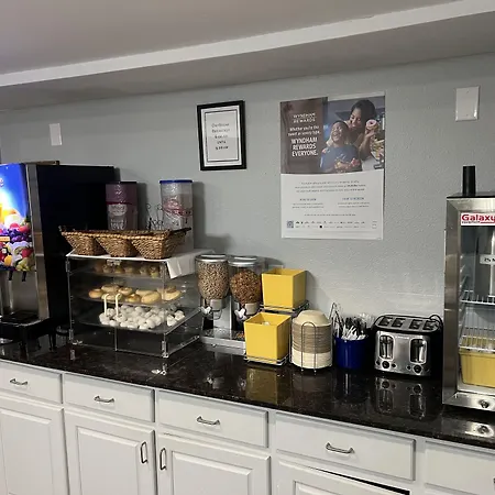 Quality Inn & Suites Decatur Priceville I-65-2
