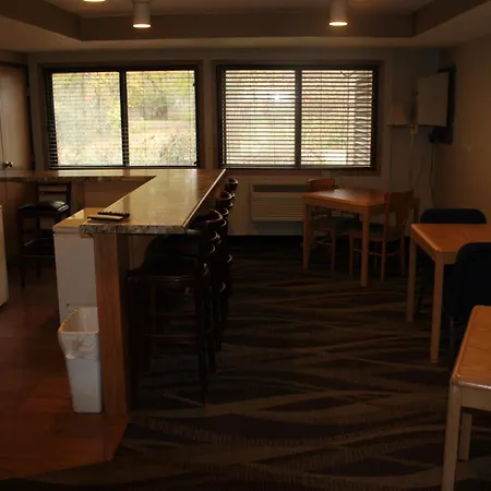 Boarders Inn And Suites By Cobblestone Hotels - Ripon-2