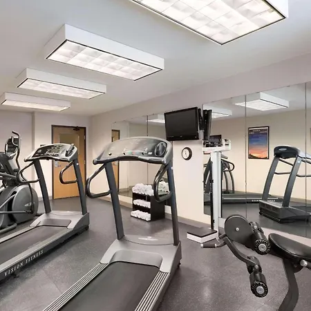 Country Inn & Suites By Radisson, Sidney, Ne-2