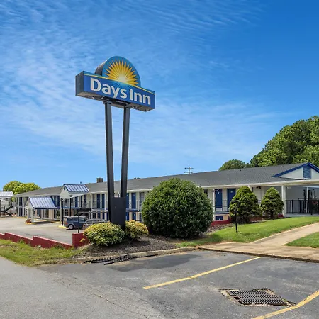 Days Inn By Wyndham Lincolnton-2