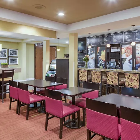Courtyard By Marriott Portsmouth-2