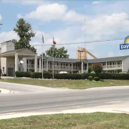 Days Inn By Wyndham Kerrville-2