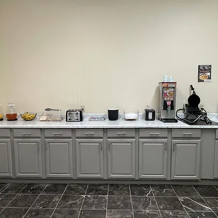 Econo Lodge Inn & Suites Sweetwater I-20-3